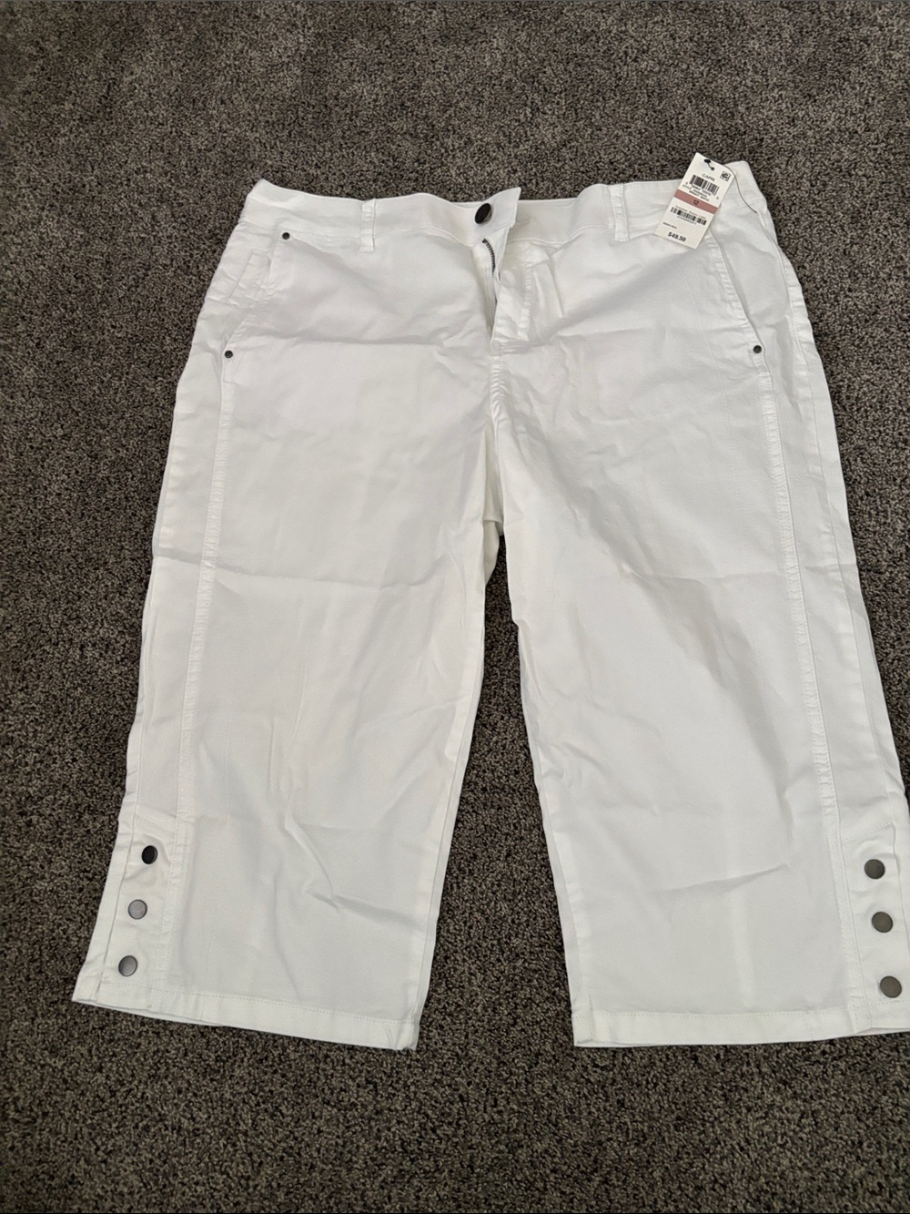 Style & Co. White Capris with Snap Hem